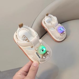 รองเท้าเดินแบบสวมสำหรับเด็ก รองเท้าแตะพื้นนุ่ม รองเท้าเด็กชายและเด็กหญิง รองเท้าเด็กวัยเตาะแตะ ไฟส่องสว่าง ฤดูร้อน 0-1-2 ปี