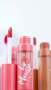 Set Trio Satin Lips SR12 - Matte Tahan Air dengan Pelindung UV dan Lip Gloss - Warna Persik/Rose Pink/Brown