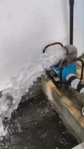 Pompa air modifikasi pemakaian NON STOP pipa in out 25 inch type JET 850 untuk pengairan sawah