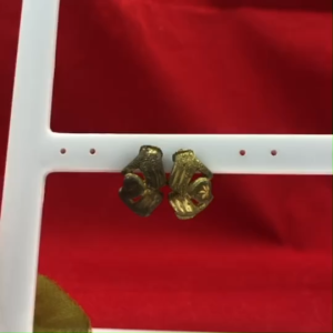 ต่างหูทองเหลือง(งานดิบ) ไม่ชุบ แบบห่วง รูปมือโอบหัวใจ ต่างหูเกี่ยว คลาสสิก ต่างหูวินเทจ ใส่อาบน้ำได้