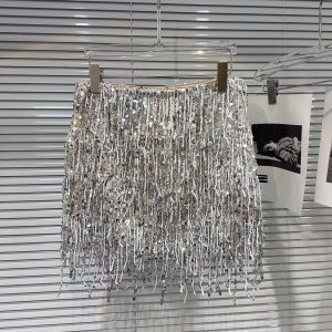 กระโปรงสั้นทรงเอปานกลางเอวสูง ทรงเอ กระโปรงสั้นสีเงิน ดีไซน์ด้วยลูกปัด กระโปรงสั้นสำหรับผู้หญิง แฟชั่นฤดูใบไม้ร่วง 2025