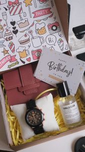 Paket Kado Hadiah Untuk Pacar Hampers Box Set Aesthetic Isi 3 Pcs
