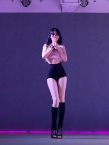 กางเกงขาสั้นทรงเข้ารูปเอวสูงสไตล์เกาหลีสำหรับเต้นแจ๊ส กางเกงขายาวผู้หญิง กระโปรงสั้นไม่แสง สไตล์เกาหลี ฤดูใบไม้ผลิ 2024