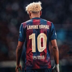 Quick-Dry Breathable High-Quality Slim T-Shirt Washable Printed Signature Short Sleeve Top S2526 Barcelona Football 10 Lamine Yamal La Liga Armband Fan Gift