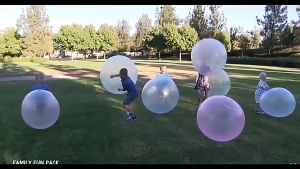 COD Bubble Ball ลูกโป่งเป่าลม/ ลูกโป่งน้ำ พวงมี 111 ลูก เด็กเล่นของเล่นน้ำ ของเล่นกลางแจ้ง