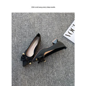 Comfortable Soft Bottom Work Shoes for Women Black Soft Leather Pointed Toe mid Heel Slip-On Fashion Single Shoes for Daily Use