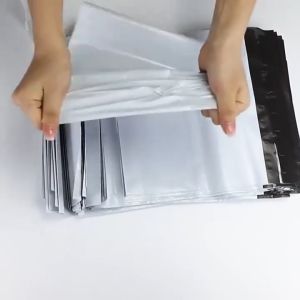 ซองไปรษณีย์พลาสติก ถุงไปรษณีย์ ซองไปรษณีย์ สีขาว กันน้ำ กาวเหนียว เนื้อเหนียว ไม่ขาดง่าย แพค100ใบ หลายขนาด