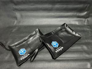 Tas dompet vespa dokumen kendaraan buku panduan tools kunci juga bisa. Exs dealer resmi bawaan saat beli motor dahulu. detail ukuran original