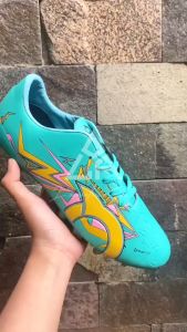 SEPATU BOLA ORTUSEIGHT THUNDER CLAP TOSCA SILVER ABU KEKINIAN SEPATU OLAHRAGA TERBARU