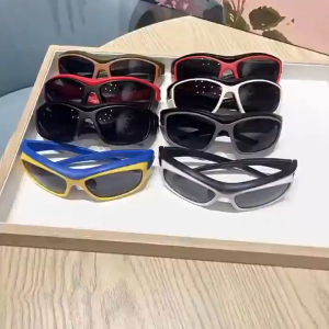 H043 Kacamata Hitam Fashion Pria Sport Modren Retro Y2K Anti Silau