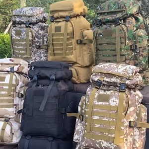 กระเป๋าเป้ลายพราง100L กระเป๋าเดินทาง กระเป๋าเดินป่า ทนทานกันน้ำแข็งแรงใส่ของได้เยอะ รุ่นใหม่