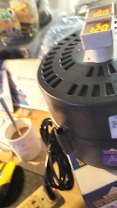 biến áp  biến thế robot điện vào 220v . điện ra 100v 120v