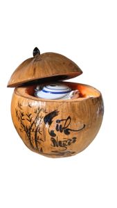 Bình ủ trà trái dừa khắc chữ Tình người / Bình trà 04 - 09 lít / Giữ ấm từ 3 - 6 giờ / Sản phẩm sản xuất thủ công tại Bến Tre