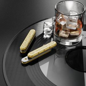 Metal Magnetic Pull Push Toy Spinning Top Stress Relief Adult Toy Traditional Chinese Oil Cake Mechanical Toy for Ages 14+
