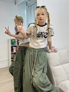 เสื้อยืดแขนสั้นทรงสลิมฟิตสำหรับผู้หญิง ทรงเข้ารูป ลายตัวอักษร สไตล์ฮิปฮอป สไตล์ย้อนยุค สไตล์อเมริกัน แฟชั่นฤดูร้อน