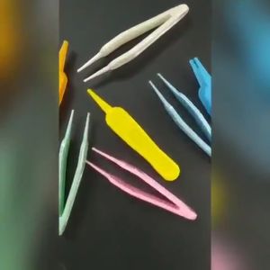 Baby nose Cleaning Clip tweezers dung clip baby daily care cleaning sold by each