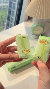 Khăn Giấy Ướt  Mini Bỏ Túi Balo Túi Áo Siêu Đáng Yêu An Toàn Sử Dụng (Gói 8 Bịch/Bich 8 Khăn)