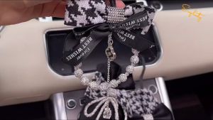 Khánh treo ô tô Hình hoa trà đính đá Cao Cấp - New 2024