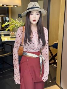 เสื้อยืดแขนยาวผู้หญิงสีชมพู ทรงปกติ ฤดูร้อน 2025 ดีไซน์ใหม่ เสื้อคลุมกันแดดลายจุดบาง สวมใส่สบาย คอตั้ง