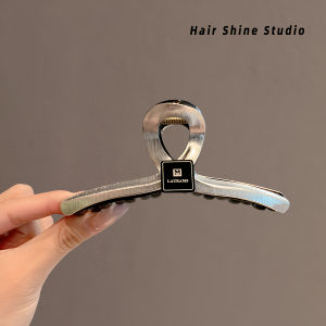 Fashionable Metal Letter Logo Hair Claw Clip Universal Style Shark Clamp Hair Styling Tool Elegant Accessory for Women