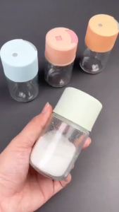 Varied and visible interior seasoning bottle Precise volume control