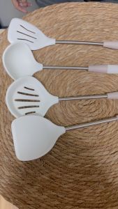 MONZA  เซ็ตเครื่องครัว ตะหลิว กระบวย กระชอน ซิลิโคน เซ็ต 4 ชิ้น No.Y2188