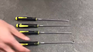 4Pcs Oil Seal Screwdrivers Set Car O-Ring Gasket Puller Hooks Small/Large Oil Seal Hook Carbon Steel