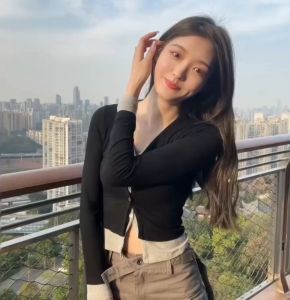 เสื้อครอปแขนยาวกระดุมหน้าสีดำ เซ็ต2ชิ้น(เย็บติดกัน) เสื้อตัวในสีเทาติดกระดุมได้ โชว์สะดือ เสื้อเอวลอย #085