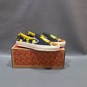 SEPATU VANS21 SLIP ON VAULT OG ANAHEIM KARTUN THE SIMPSON SMILE HITAM PUTIH KANVAS 36-43