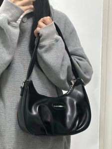 Trendy Korean PU Leather Shoulder Crossbody Bag for Women Folded Underarm New Moon Bag Soft Surface Zipper Closure Solid Color