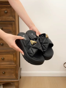 Korean fashion casual trending thick chunky White classic soft breath  sandal sliiper women