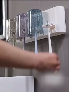 Toothbrush Rack Dustproof Excellent Wall-mounted Toothbrush Holder with Mouthwash Cups Automatic Toothpaste Dispenser