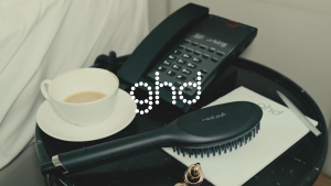 NEW GHD Glide+ Hot Brush - Quick & easy smoothing hot brush with ghd advanced technology