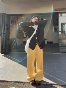 กางเกงวอร์มขาตรงหนาสำหรับผู้หญิงในฤดูใบไม้ร่วงและฤดูหนาว กางเกงขายาวทรงหลวมสบาย ๆ บุขนแกะสีเหลือง กางเกงขายาวทรงหลวมสำหรับออกกำลังกาย