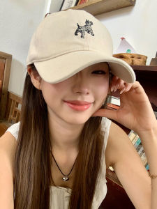 หมวกเบสบอลสไตล์เกาหลี หมวกทรงปากเป็ดแบบนิ่ม หมวกแฟชั่นสำหรับผู้หญิง หมวกทรงปากเป็ดสไตล์เกาหลี หมวกแฟชั่นฤดูใบไม้ผลิ ฤดูร้อน ฤดูใบไม้ร่วง ฤดูหนาว