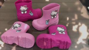 รองเท้า บูทกันน้ำ ลายการ์ตูน KITTY ลิขสิทธิ์แท้ มีป้ายห้อย 14 เซนติเมตร พื้นยาง AIRBLOW นิ่ม เบา สบายเท้า กันลื่น
