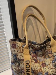 Embroidered Canvas Tote Bag Womens Casual Handbag Single Shoulder Large Capacity Commuting Bag Fresh Sweet Style Zipper Closure