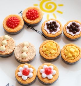 Miniature Scene Model Dollhouse Accessories Realistic Mini Egg Tart DIY Resin Cream Cheese Toy for Children over 14 Years Old