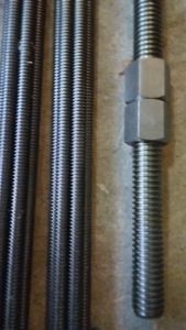 เกลียวแม่แรง 1+หัวน็อต 4ตัว เกลียวแม่แรง เกลียวคางหมู เกลียวปากกา เกลียวเร่ง DIN975 ขนาด 3/4"-2.1/2"ยาว1เมตร เกลียวขวาและเกลียวซ้าย+หัวน็อต 4 ตัว