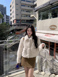 Winter Fairy Tale White Lamb Fur Jacket Womens Short Buttoned Eco-friendly Fur And Leather Integrated Small Size Sweet Style