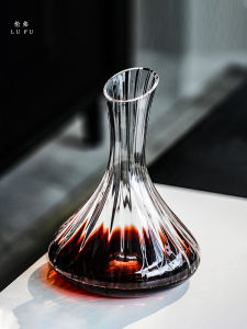 Luxurious Crystal Wine Decanter Lightweight Elegant Glass Wine Pourer for Red Wine Breath-taking New Model Home Use Gift
