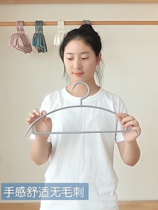 10pcs Premium Non Slip Clothes Hanger Laundry Dobi Plastic Hanger Rack Penyangkut Baju Shawl Tudung Non Trace 成人防风无痕衣架 Tahan Lama Hadiah Raya Jamuan Majlis Hiasan Rumah Rak Baju Hadiah Guru Ibu Bapa Christmas Gift Move In New House Gifts