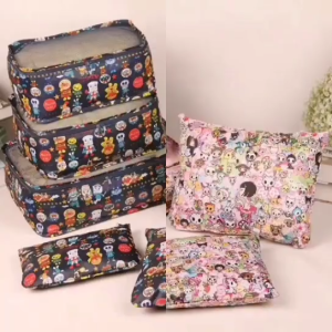 กระเป๋าเซ็ต ระเบียบ 6 ชิ้น ลายการ์ตูน มีแบบตา 3 ชิ้น แบบซอง 3 ชิ้น รูปแบบ 6 ชิ้น