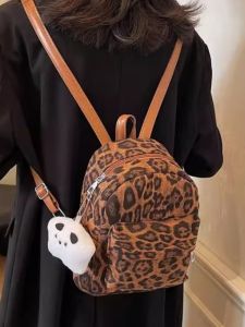 กระเป๋าเป้สะพายหลังผู้หญิงลายเสือดาว กระเป๋าสะพายไหล่แบบอเนกประสงค์ขนาดเล็ก กระเป๋าใส่หนังสือแบบลำลอง กระเป๋าสะพายหลังแบบอเนกประสงค์สำหรับฤดูใบไม้ร่วงและฤดูหนาว