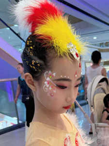 Feathered Headpiece for Childrens Performance Dance Show Height Enhancing Bird And Chicken Costume Accessory Original Design