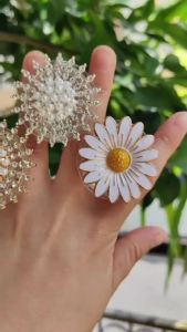 Korea Rhinestone Sunflower Magnetic Holder For Magsafe Floral Daisy Universal Phone Holder For iPhone Grip Tok Finger Socket