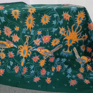 Kain Batik Tulis Motif Kalimantan Hijau Bahan Katun Primis Super 25 x 115 Meter
