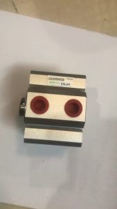 Xi Lanh Compact Airtac SDA50X20 (Loại Không Từ) Ren Trong