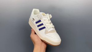 Adidas Forum LOW CL โคลเวอร์ต่ำเทรนด์คลาสสิกเวลโครวินเทจรองเท้าผ้าใบชายหญิงรุ่นเดียวกันสีขาวม่วง
