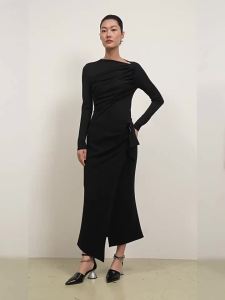 Ruffle Body-fitting Wool Top